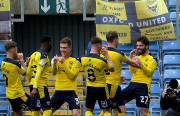 Nhận định soi kèo Burton Albion FC vs Oxford United 1h45 ngày 12/08
