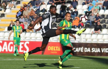 Nhận định, soi kèo Tondela vs Vitoria Guimaraes, 02h30 ngày 25/04