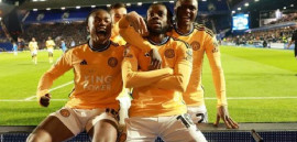 Soi kèo Leeds United vs Leicester City, 03h00 ngày 24/02