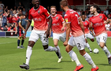 Soi kèo Salford City vs Notts County, 01h45 ngày 16/09